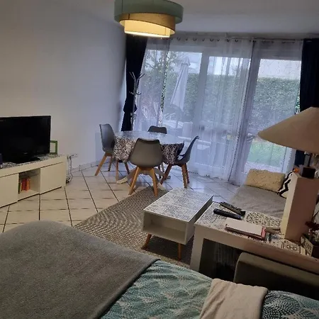 Appartement De 51 M2 Avec Jardin De 51 M2, Parking Prive Acheres  Exterior photo