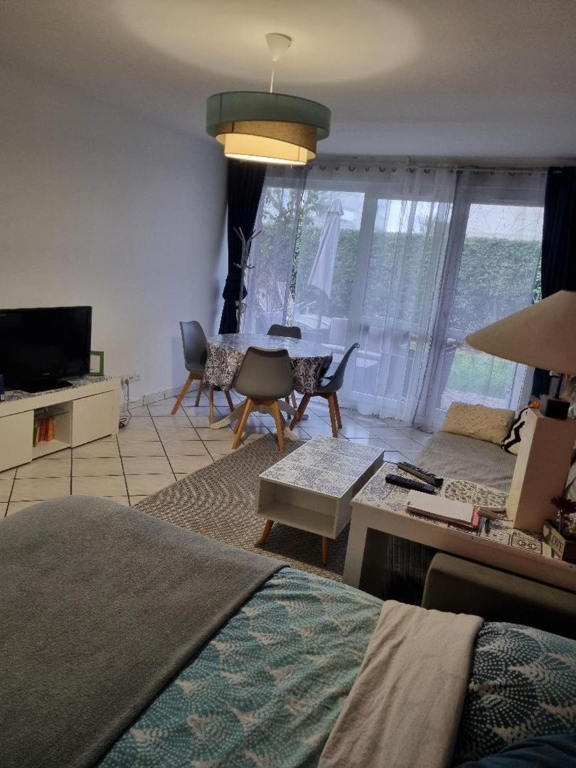 De 51 M2 Avec Jardin De 51 M2, Parking Prive
